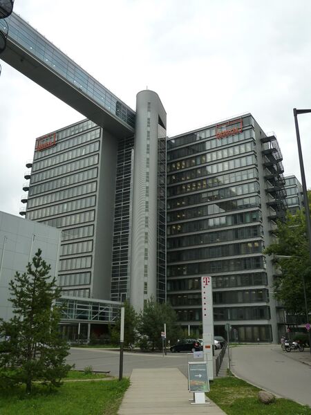 ملف:TenTowers Scout24 close.JPG