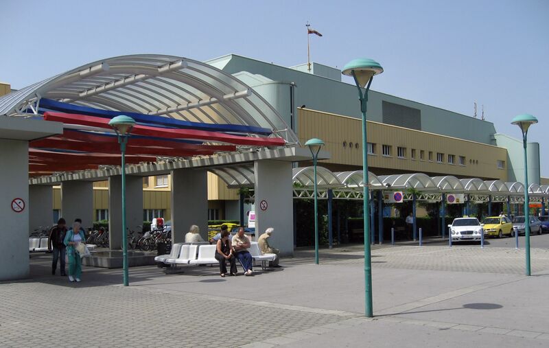 ملف:Wien SMZ Ost Eingangsbereich.jpg