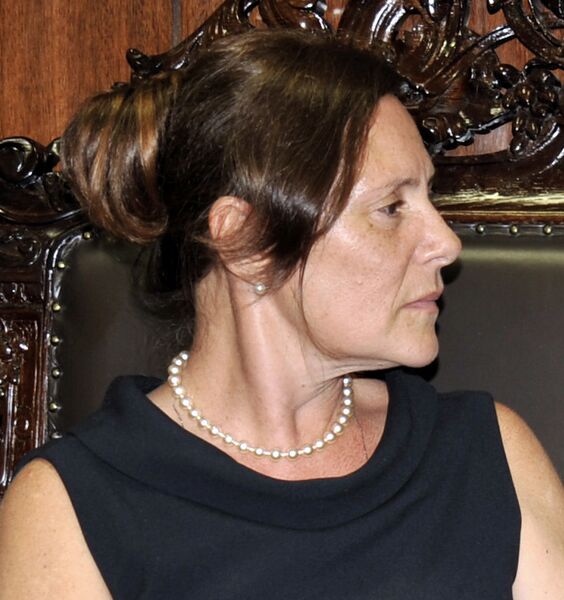 ملف:Elizabeth savalla.jpg