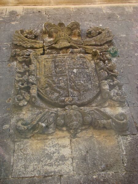 ملف:Escudo Hontomin 2011.jpg