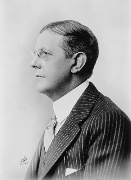 ملف:Winchell Smith.jpg