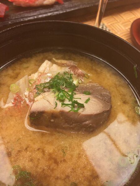 ملف:Www.isshinzushi.com にて.jpg