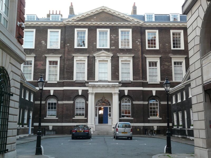 ملف:Albany Courtyard.JPG