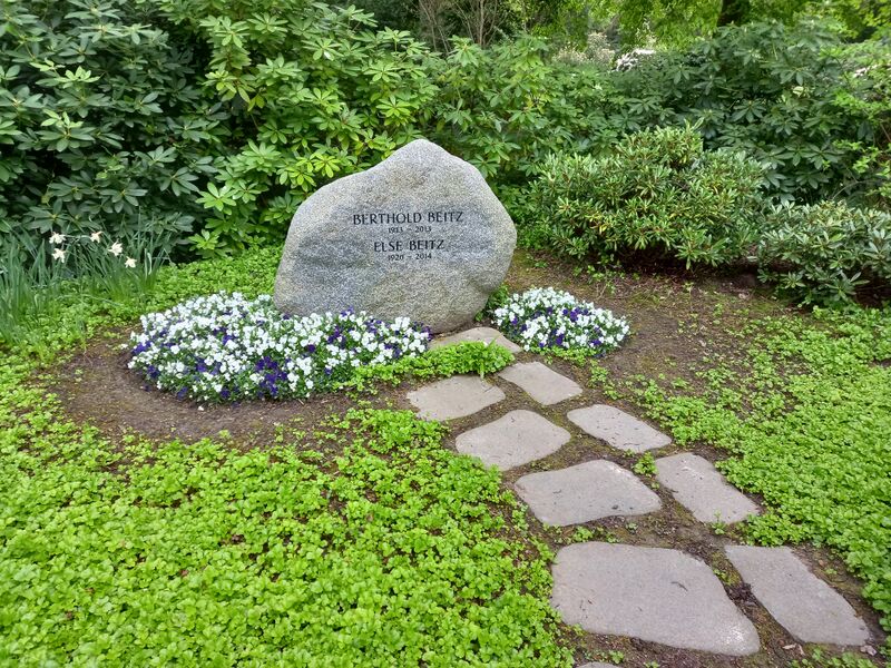 ملف:Grab Berthold Beitz.jpg