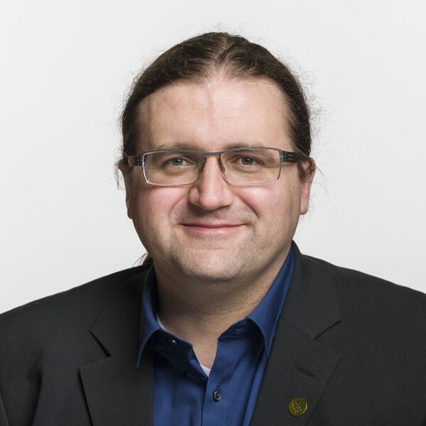 ملف:Jörg Mäder (2019).jpg