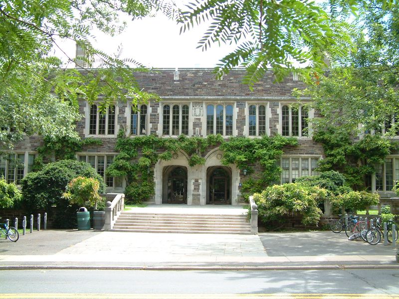 ملف:Princeton University Frick Lab.jpg