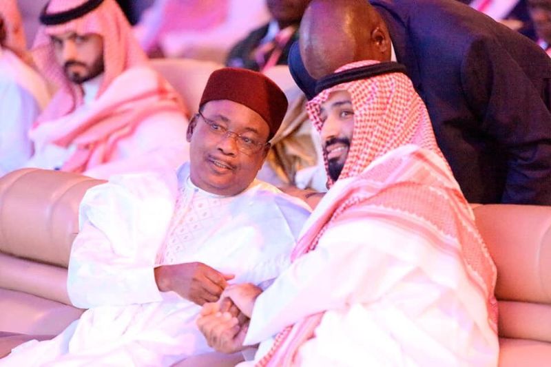 ملف:محمد بن سلمان ومحمد يوسفو رئيس النيجر 2019-11-03.jpg