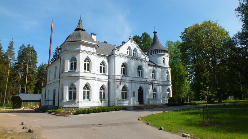 ملف:Baltā pils.jpg