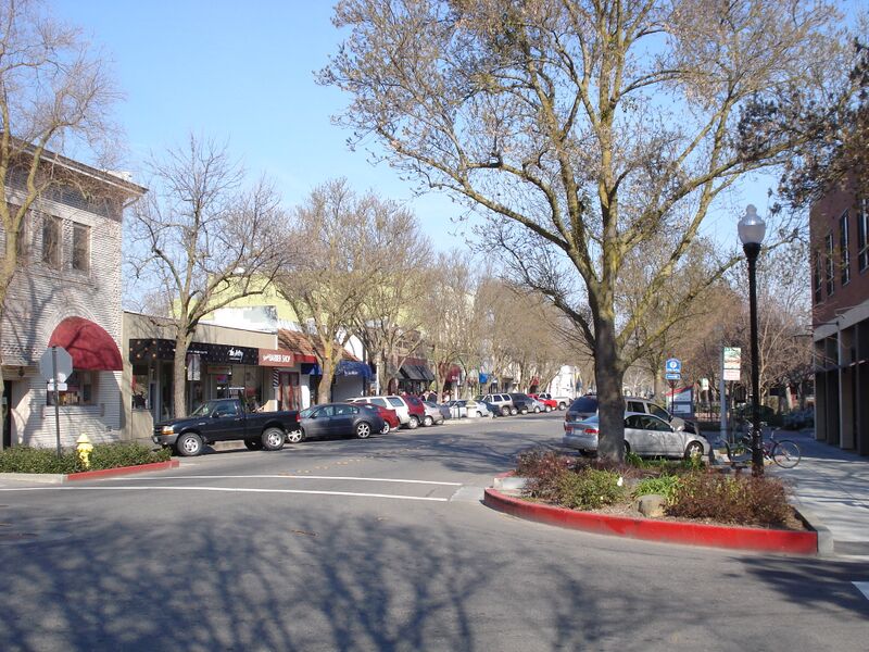 ملف:Downtown Davis1 2008.JPG