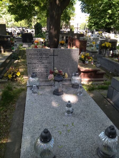 ملف:Grób Juliana Jabczyńskiego.jpg
