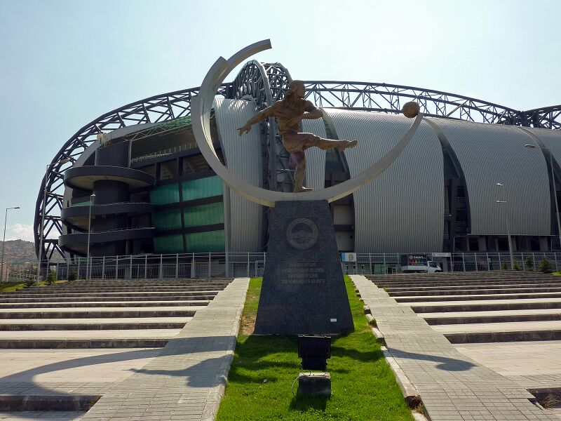 ملف:Kadir Has Stadion.JPG