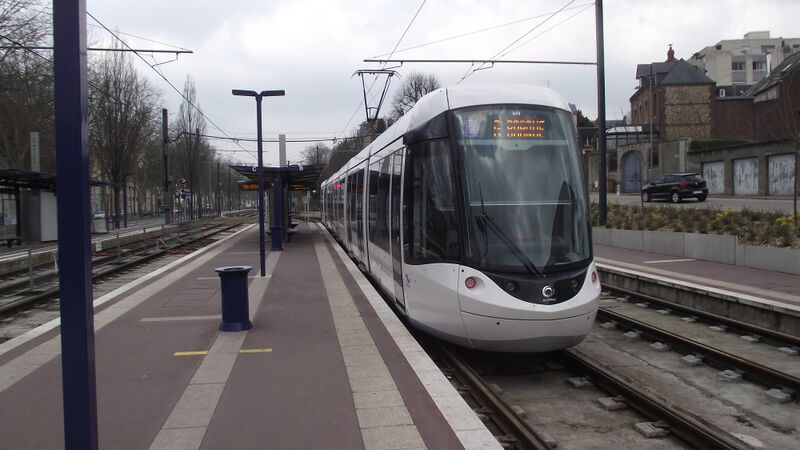 ملف:Rouen Citadis trams II.jpg