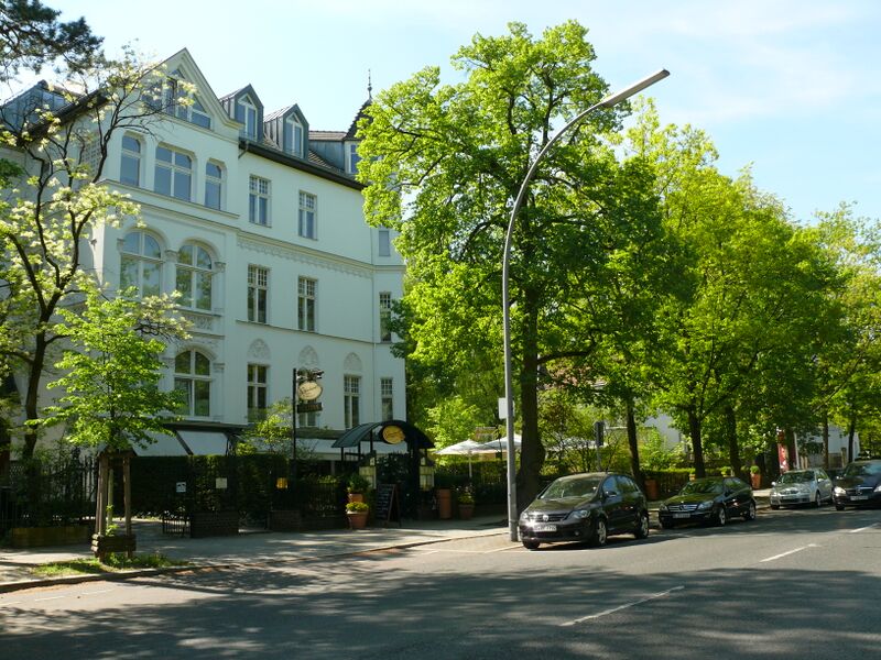 ملف:Grunewald Koenigsallee Reinhard's.JPG