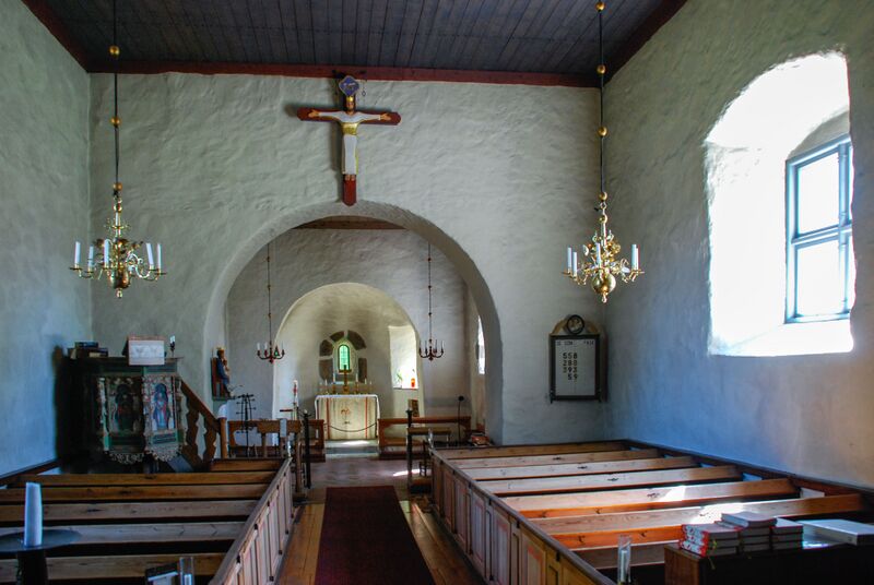 ملف:Hjämseryd gamla kyrka interiör.JPG