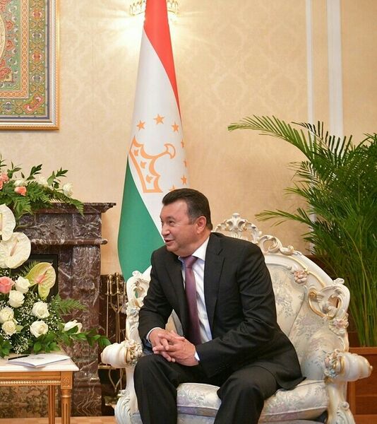 ملف:Kokhir Rasulzoda.jpg