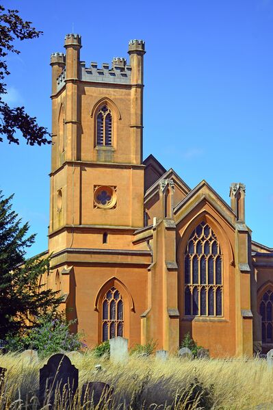 ملف:Parish Church Mitcham (28833007202).jpg