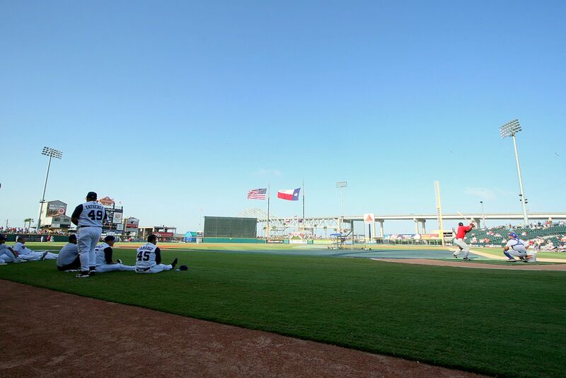 ملف:Whataburger Field.jpg