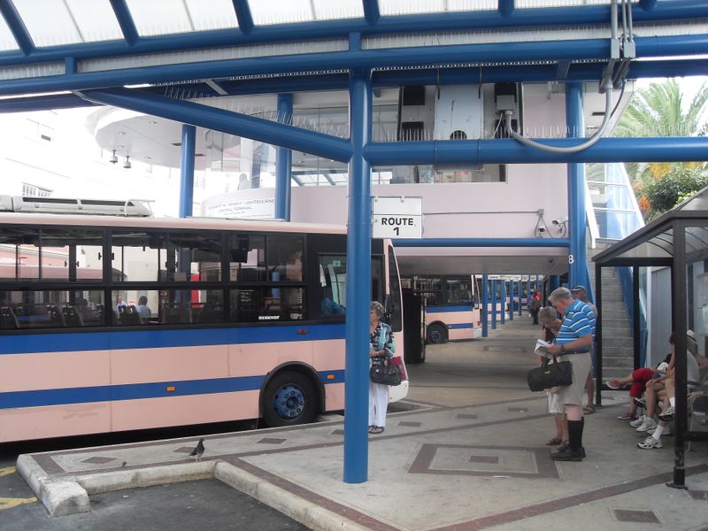 ملف:Bermudabusterminal.JPG