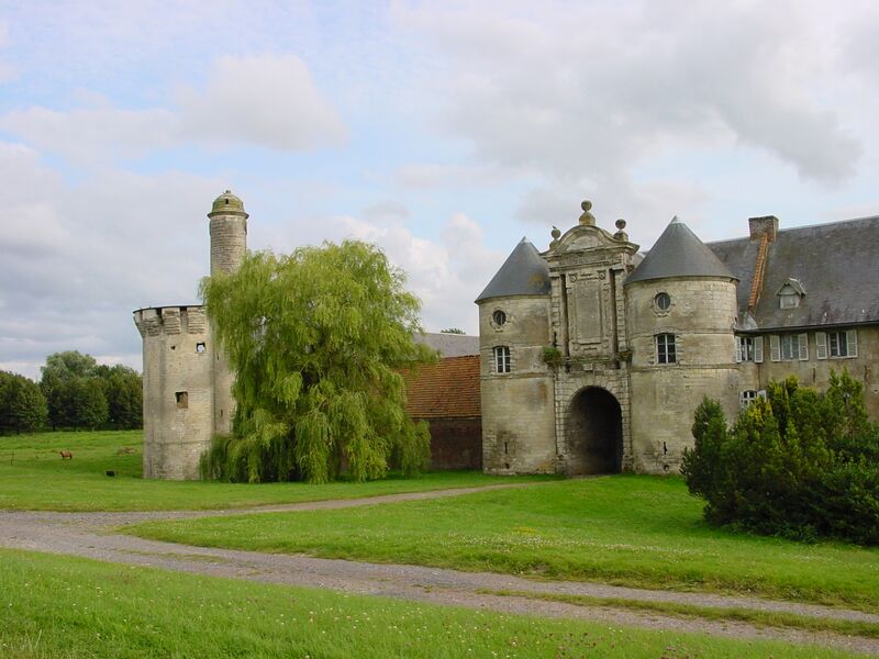 ملف:Château d'Esnes (France).JPG