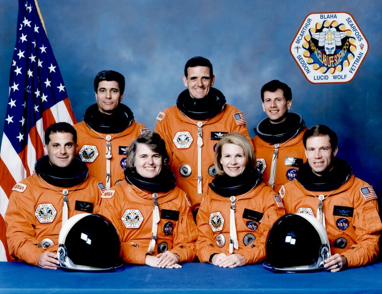 ملف:STS-58-crew.jpg