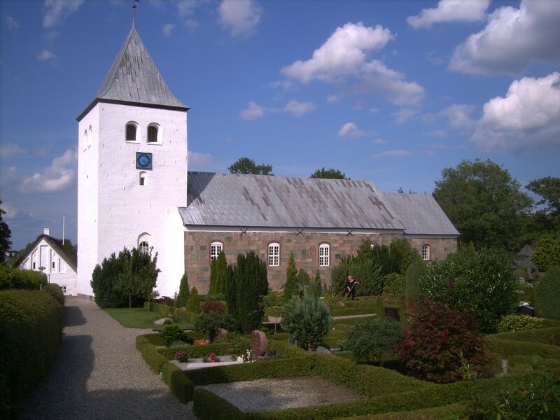 ملف:Ørsted Kirke (Rougsø) 1.JPG
