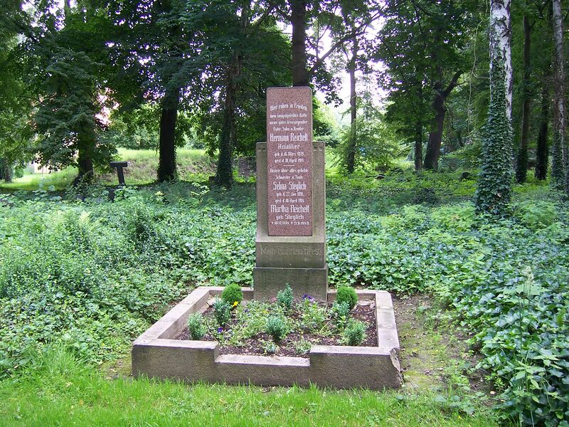 ملف:Grab Hermann Reichelt.JPG