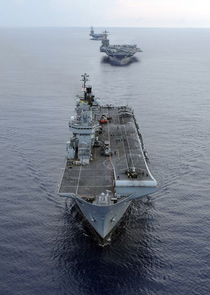 ملف:HMS Illustrious01.jpg
