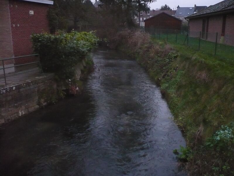 ملف:LeTrain à Grez-Doiceau.JPG