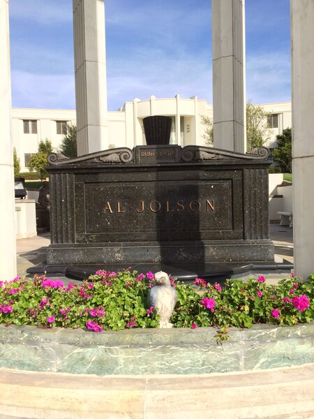 ملف:Al Jolson Grave.JPG