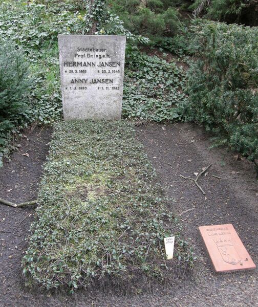 ملف:Grab Hermann Jansen 01.jpg