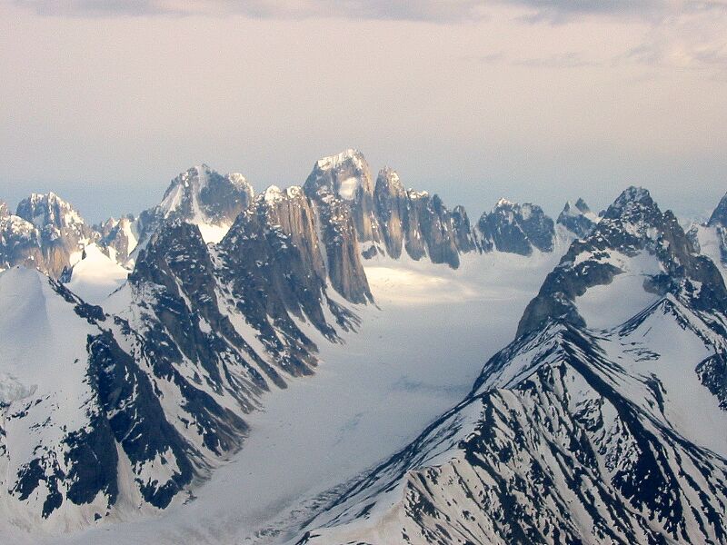 ملف:Kichatna Peaks.jpg