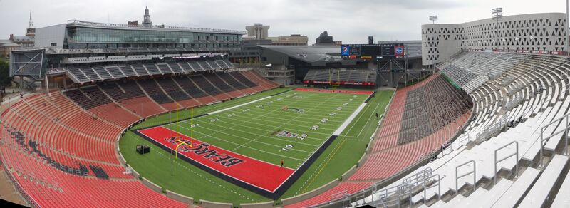 ملف:Nippert Stadium, September 2015.JPG