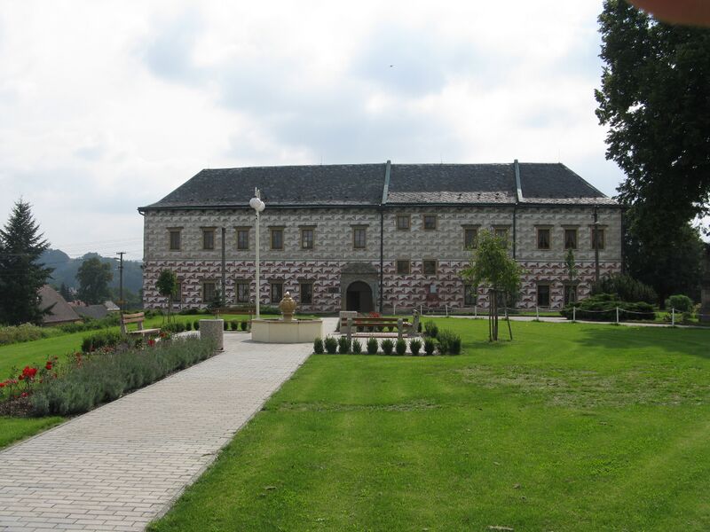 ملف:Tatenice - zámek.JPG