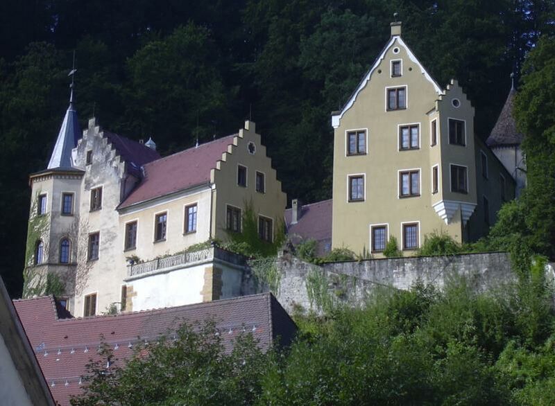 ملف:WeissensteinSchloss.jpg