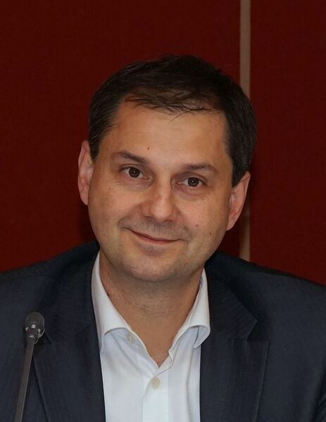 ملف:Harry Theocharis (cropped).jpg