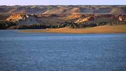 شاطئ بحيرة تشاد على ساحل منطقة البحيرة