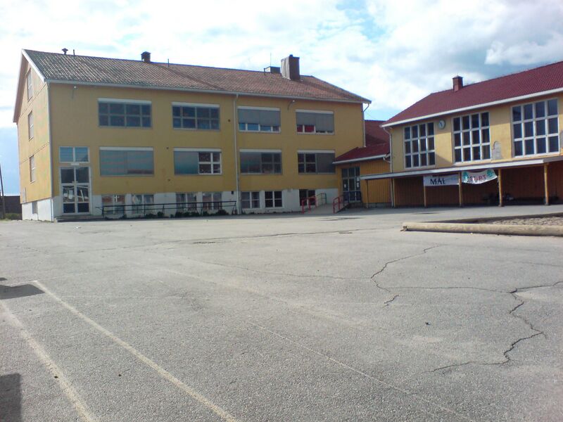 ملف:Loken skole.JPG