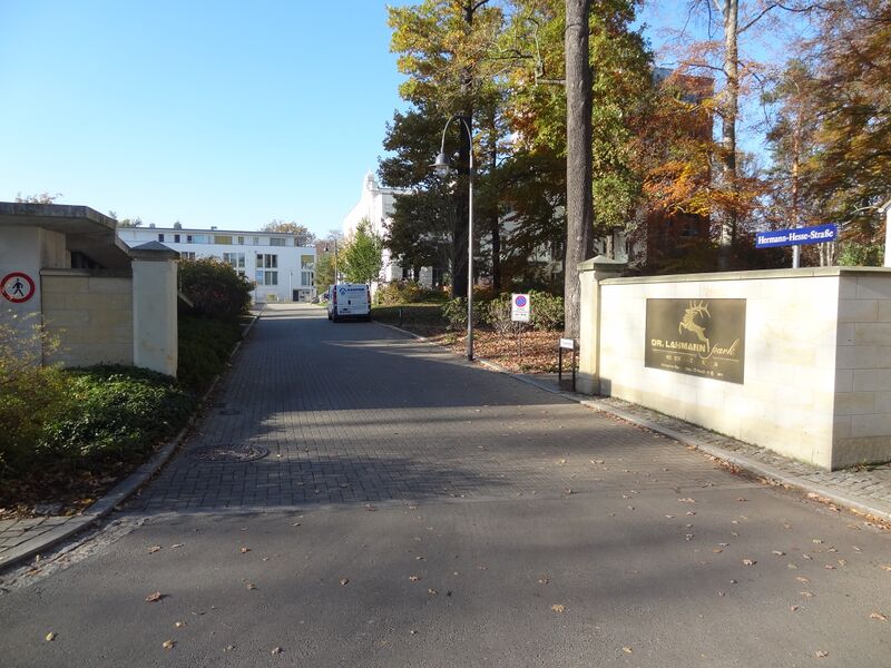 ملف:2020-11-09 Hermann-Hesse-Straße, Dresden 01.jpg