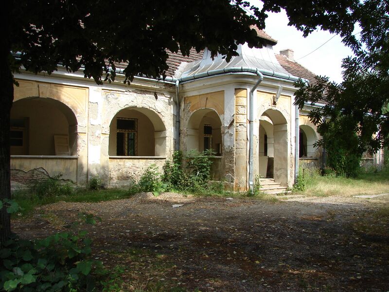 ملف:Castelul Banffy Nusfalau 5.JPG