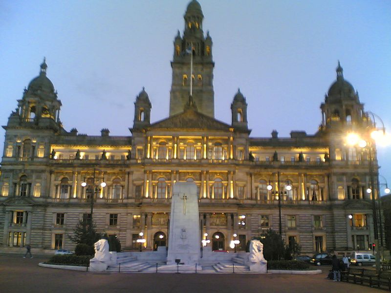 ملف:City Chambers dusk.jpg