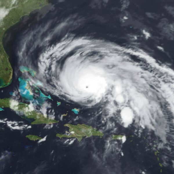 ملف:Gloria 1985-09-25 0400Z.jpg