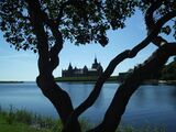 Scenic photograph of Kalmar Castle in the summer sun