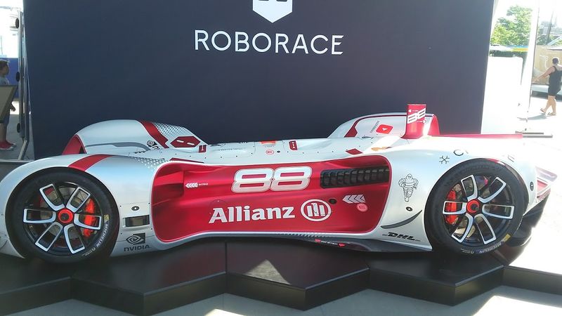 ملف:Roborace NYC ePrix.jpg