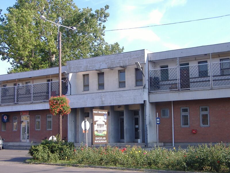 ملف:Train station Makó outside.JPG
