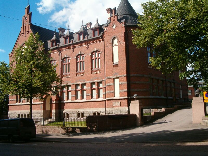 ملف:Lahden yhteiskoulu.jpg