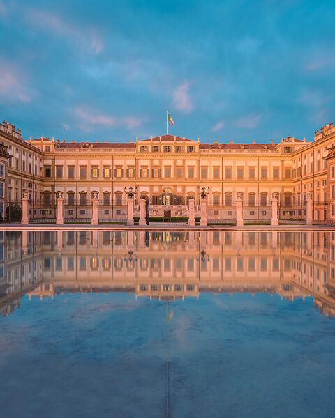 ملف:Villa Reale Reflection.jpg