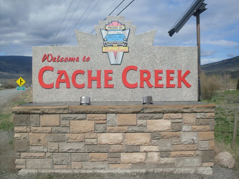 ملف:Cache Creek's welcome sign.jpg