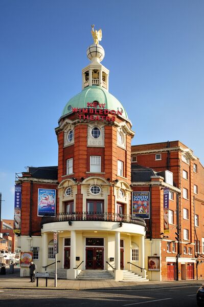 ملف:New Wimbledon Theatre (6856272185).jpg