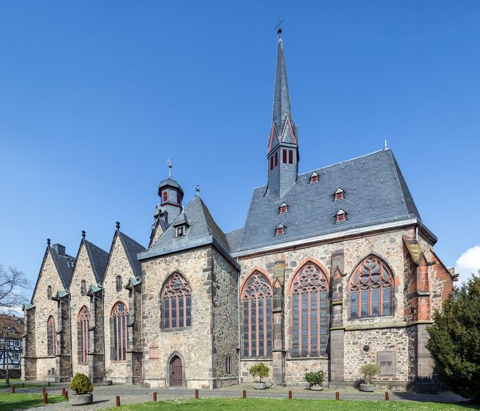 ملف:Butzbach-Markuskirche von Suedosten-20140326.jpg