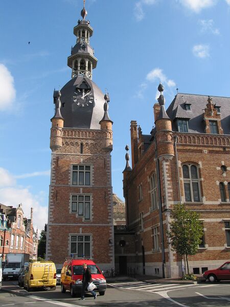 ملف:Comines (France) JPG02.jpg